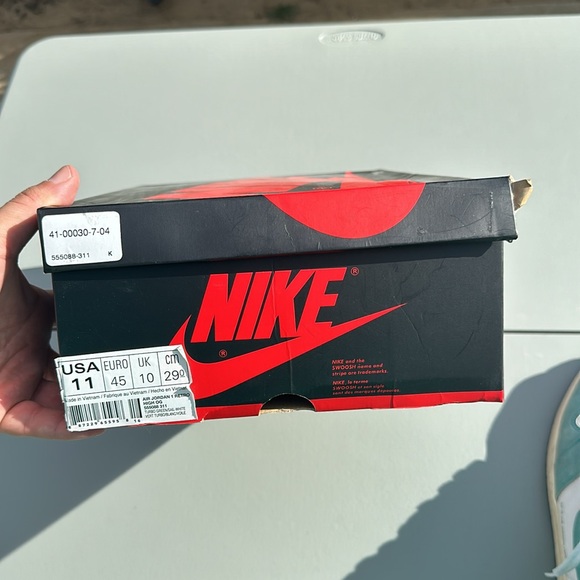 Jordan’s Retro 1 Turbo Green - Picture 4 of 4